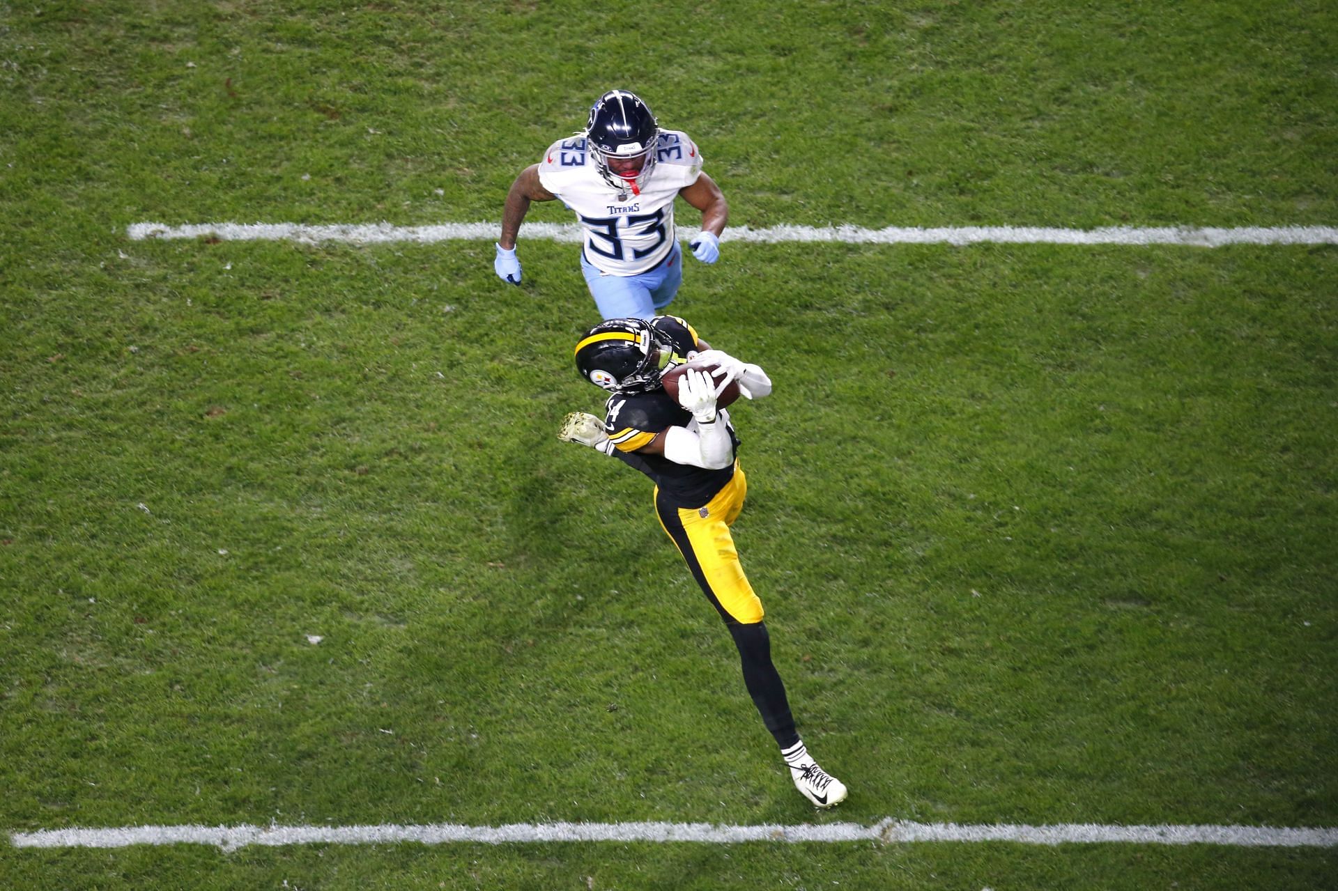 Tennessee Titans v Pittsburgh Steelers