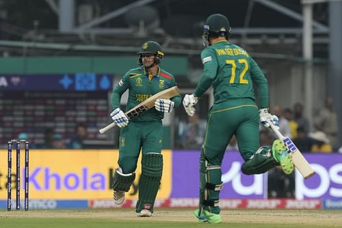 South Africa scored only 18 runs in the first 10 overs. [P/C: AP]