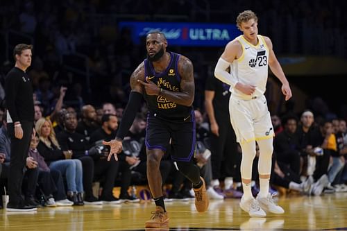 LeBron James (left) is now seventh on the all-time 3-point list.