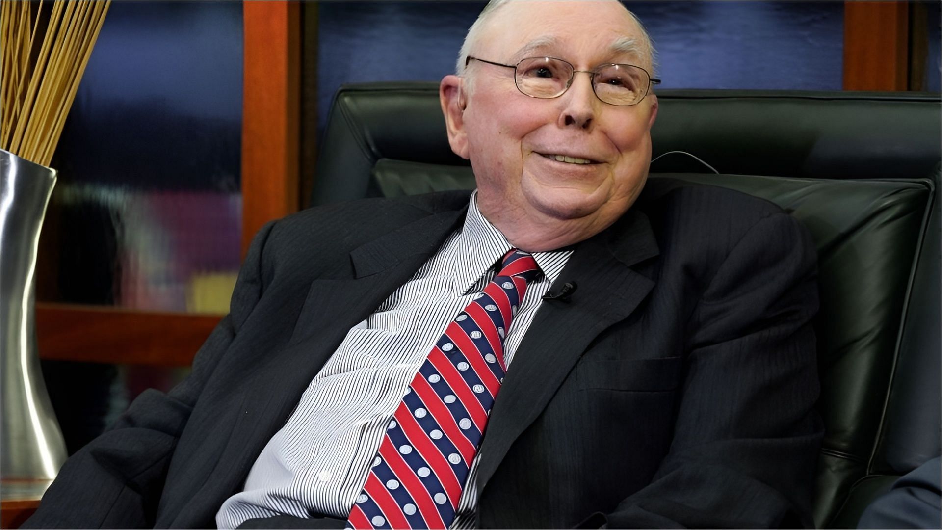 Charlie Munger recently died at the age of 99 (Image via Punyawe Chantarakajom/Facebook)