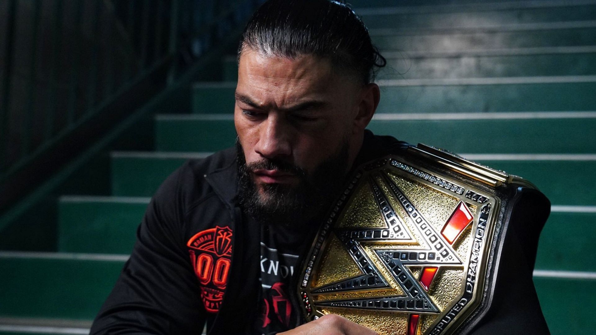 WWE Universe is convinced that Roman Reigns will finally drop the title ...