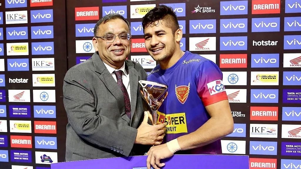 Naveen Kumar with his Season 7 MVP title (Image via Pro Kabaddi League)