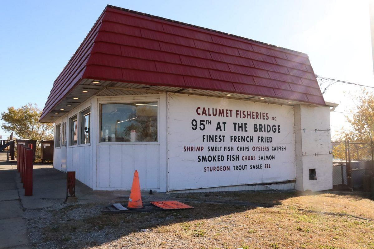 Details revealed about the fire at Calumet Fisheries as the iconic Illinois restaurant shuts once again. (Image via Calumet Fisheries)