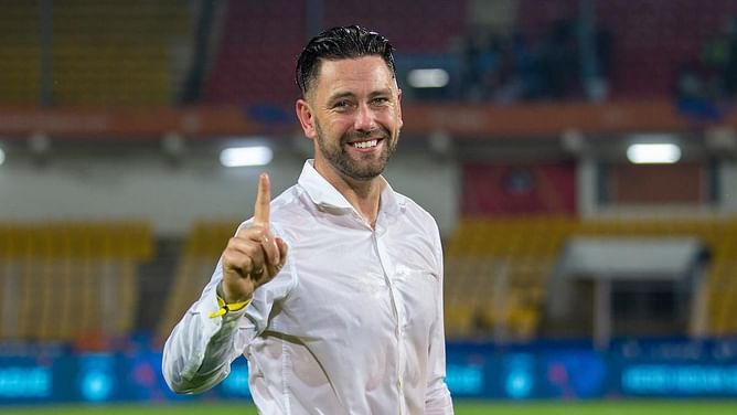 "We flew to Chennai the day after our game against Hyderabad to watch them play" - Mumbai City coach Des Buckingham ahead of clash with Punjab FC