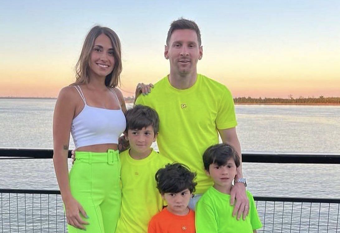 Lionel Messi and  Antonela Roccuzzo (via Getty Images)