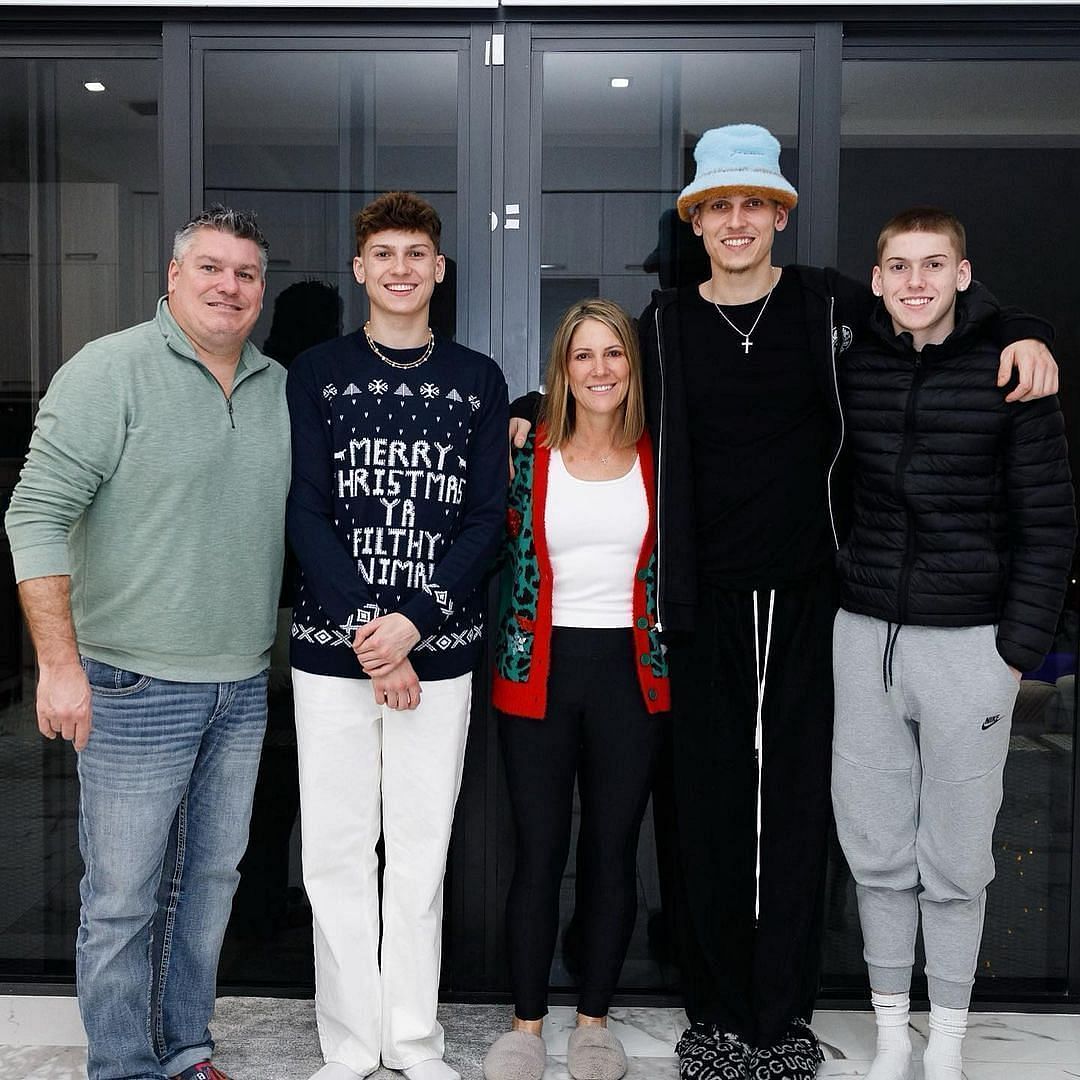 Tyler Herro with his parents and family, Source:- Instagram, @a.herro2