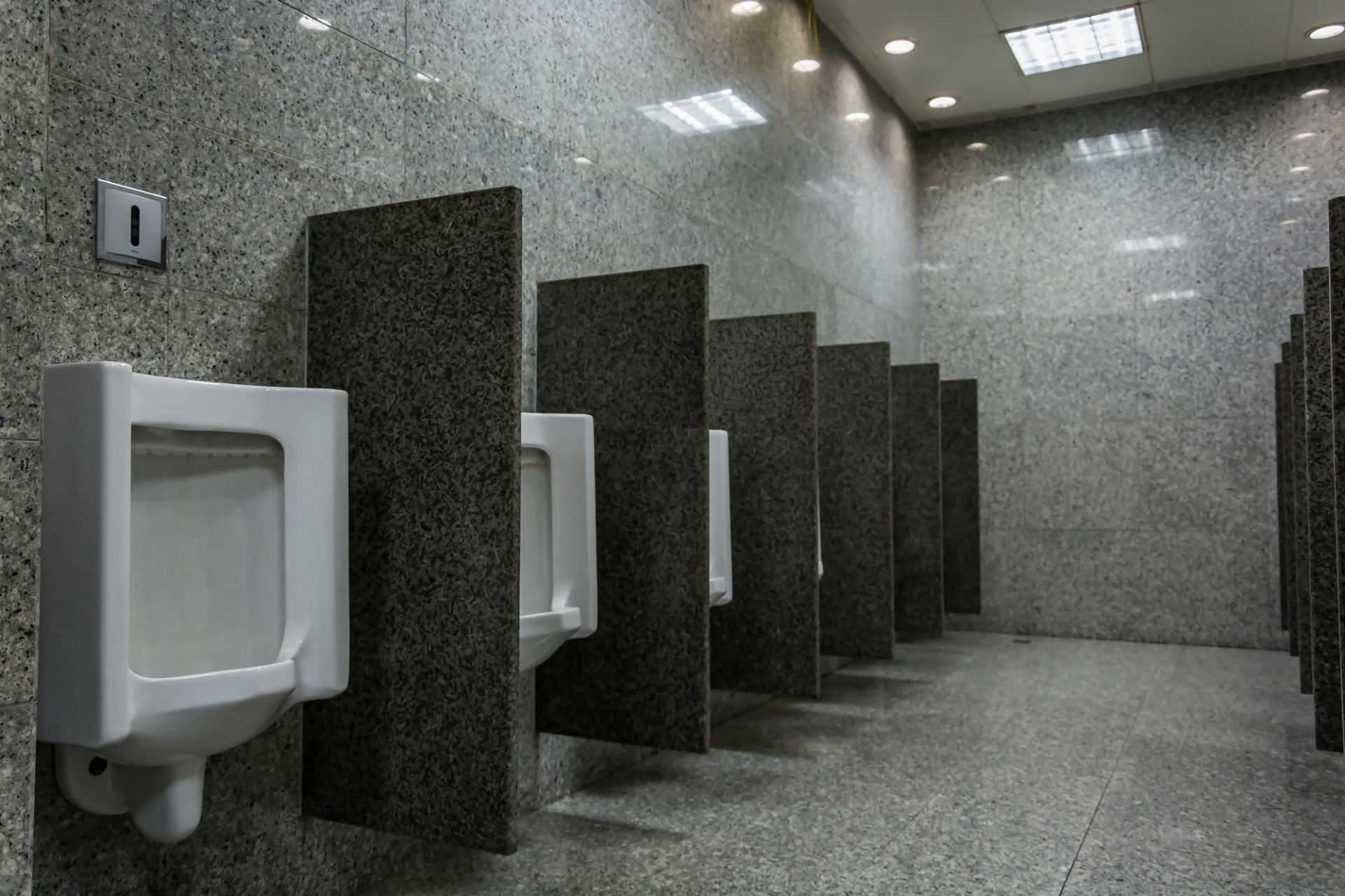 Take washroom breaks. (Image via freepik/evening_tao)