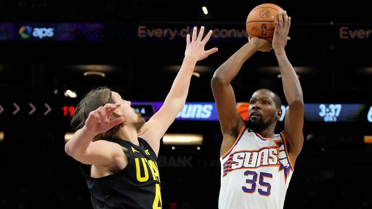 Kevin Durant (right) and the Phoenix Suns take on Lauri Markkanen (left) and the Utah Jazz in the NBA In-Season Tournament (AP Photo/Rick Scuteri)