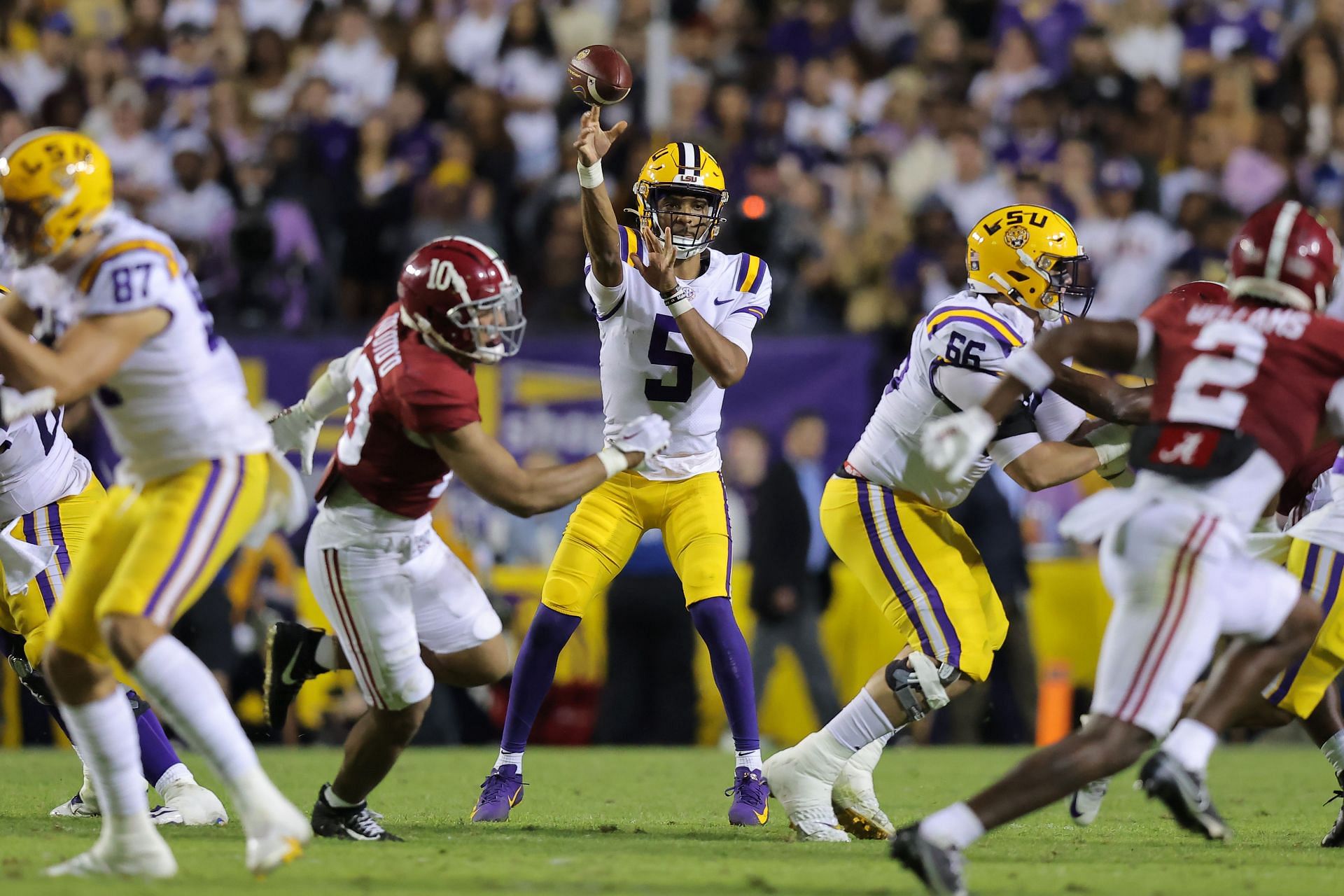 Who are the Alabama vs LSU announcers today on CBS? All about CFB Week