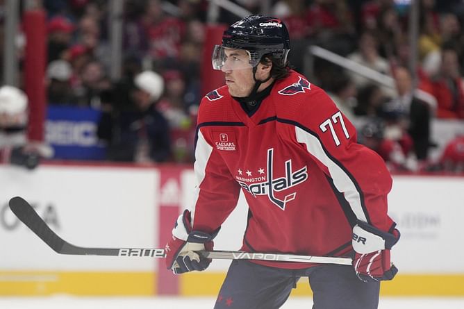 VIDEO: TJ Oshie turns trickshooter with insane puck handling display