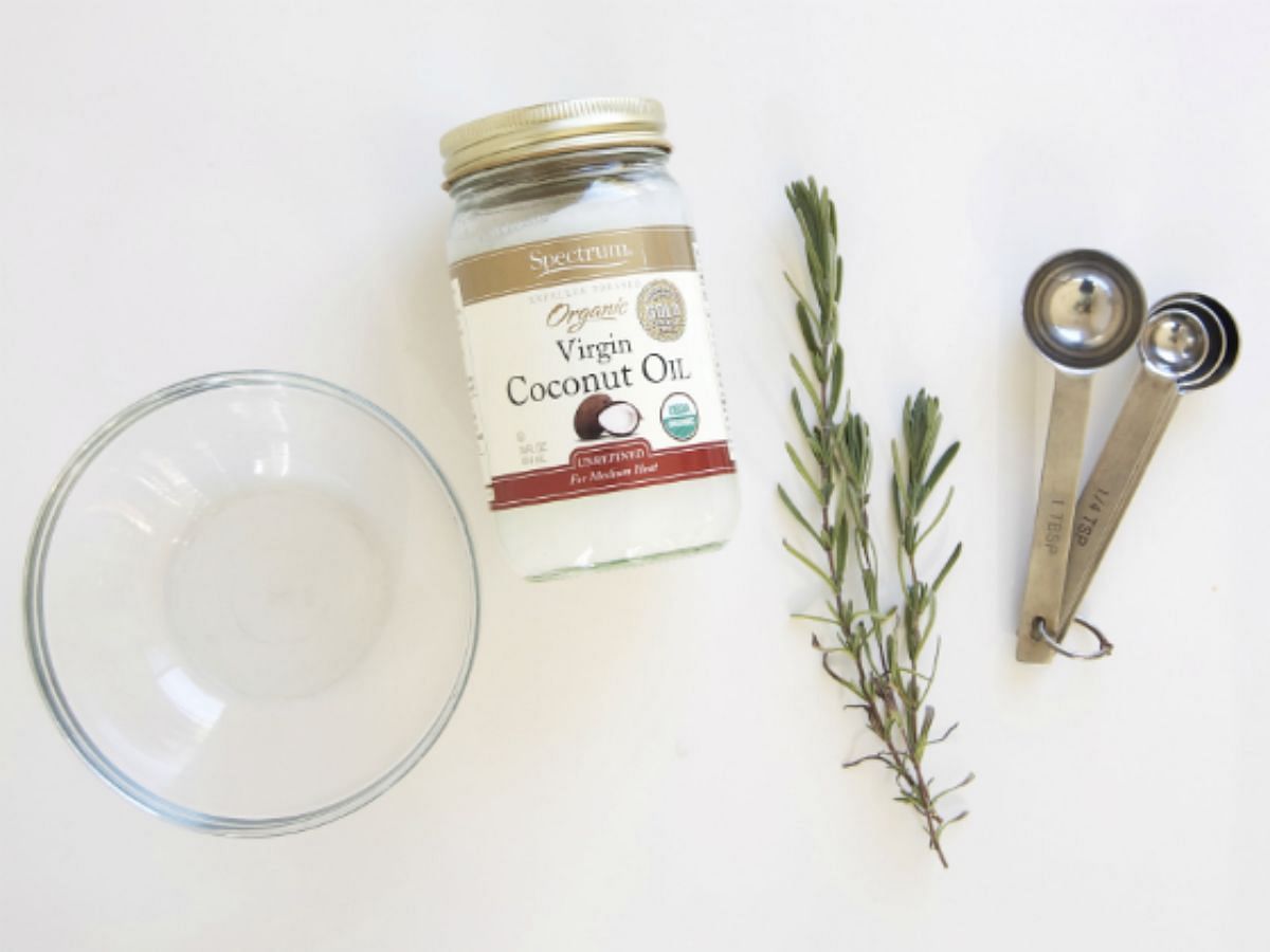 DIY lavender and coconut oil (Image via Freepik)