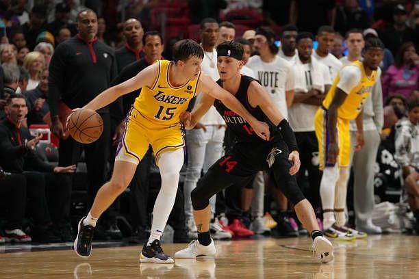 Tyler Herro guarding the Lakers guard Austin Reaves  (Source: Getty Images)