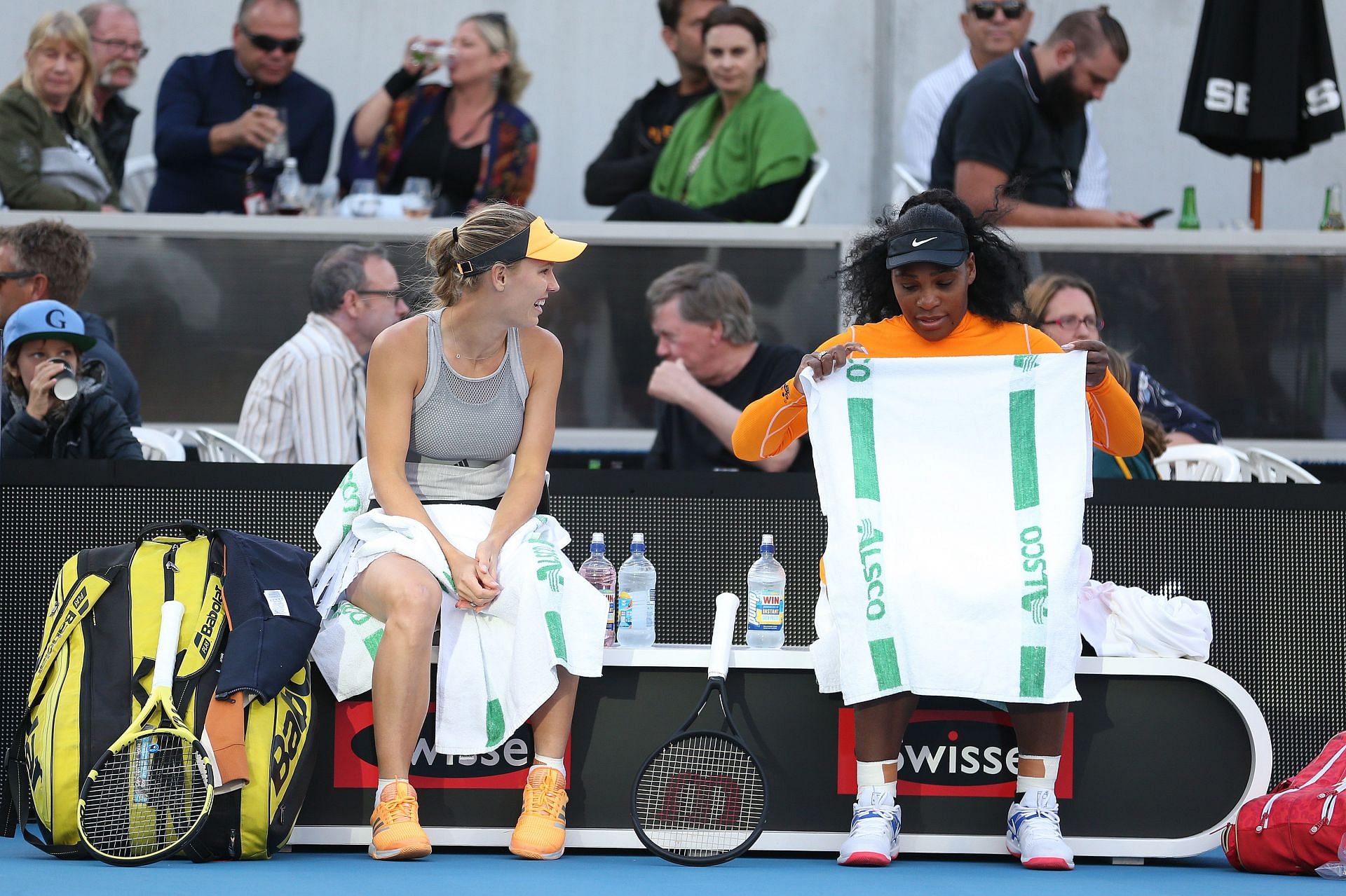 Caroline Wozniacki and Serena Williams at the 2020 Auckland Open