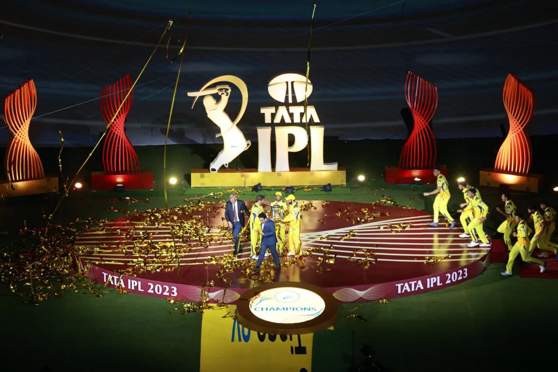 Which channel show discount ipl