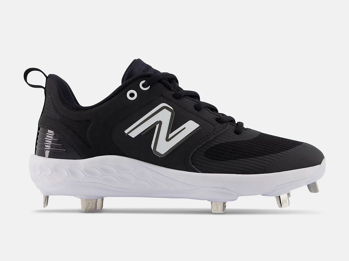 New Balance Velo V3 Metal Synthetic ( Image via New Balance)