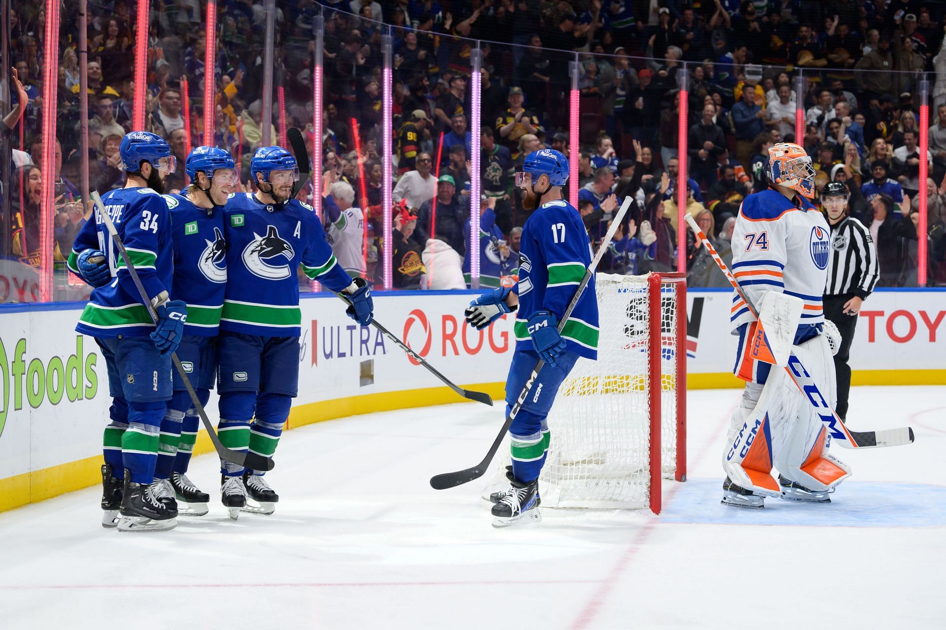 Edmonton Oilers v Vancouver Canucks