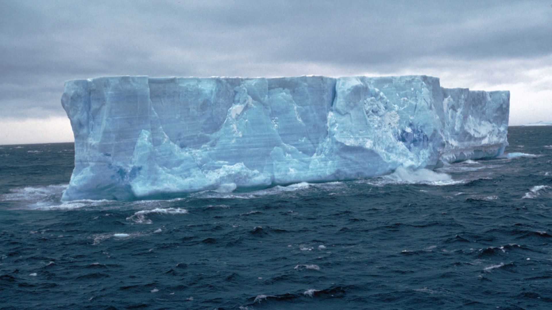 a23a-how-big-is-a23a-world-s-largest-iceberg-on-the-move-after-37-years