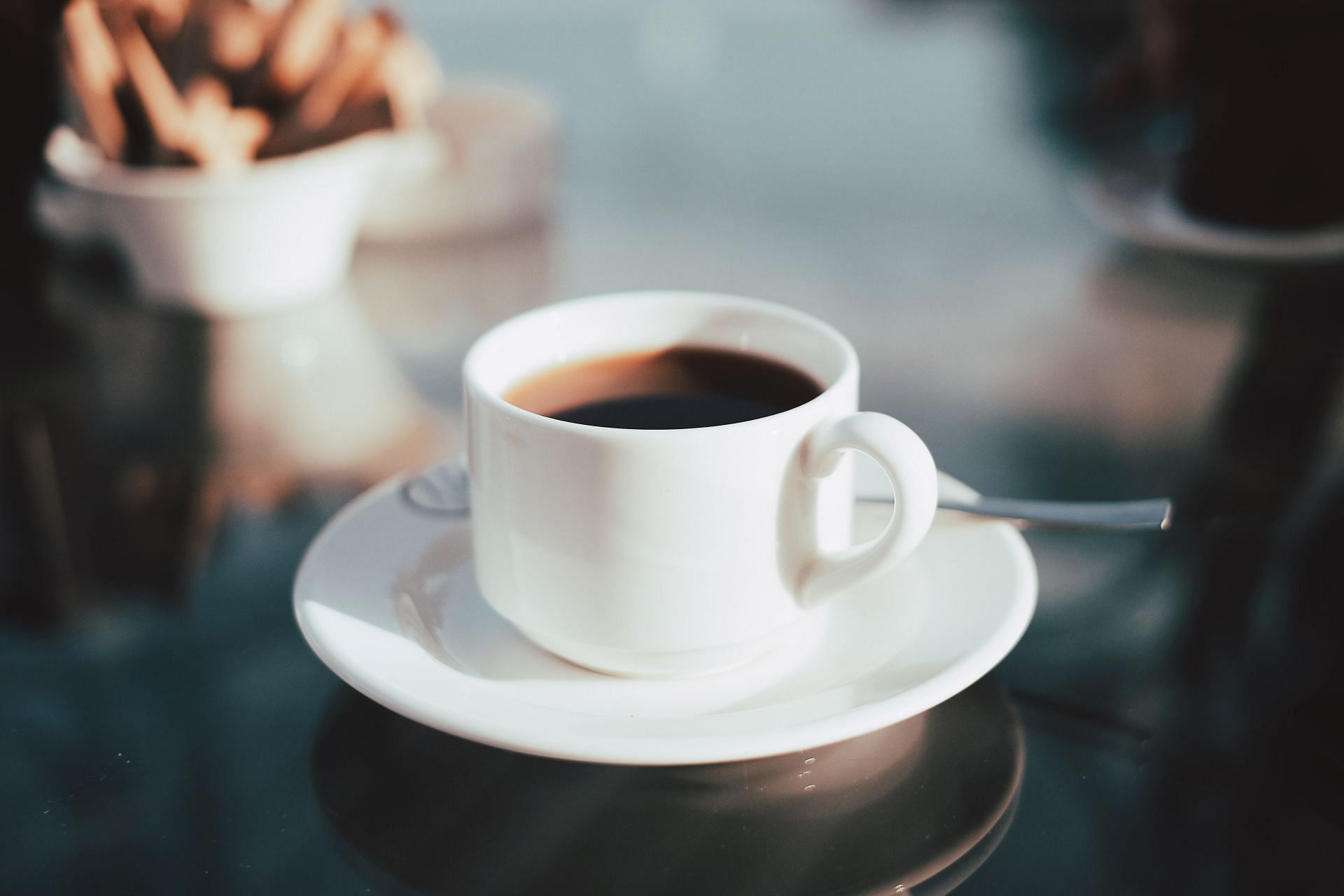 Caffeine in tea vs coffee (Image via Unsplash/Emre)