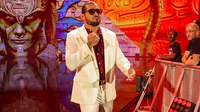 Santos Escobar sends warning before WWE SmackDown
