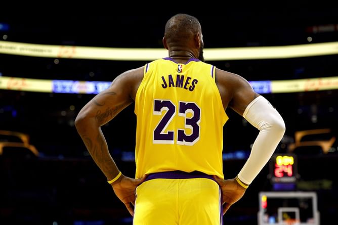 Is LeBron James playing tonight against the Portland Trail Blazers? Latest injury update from the Los Angeles Lakers