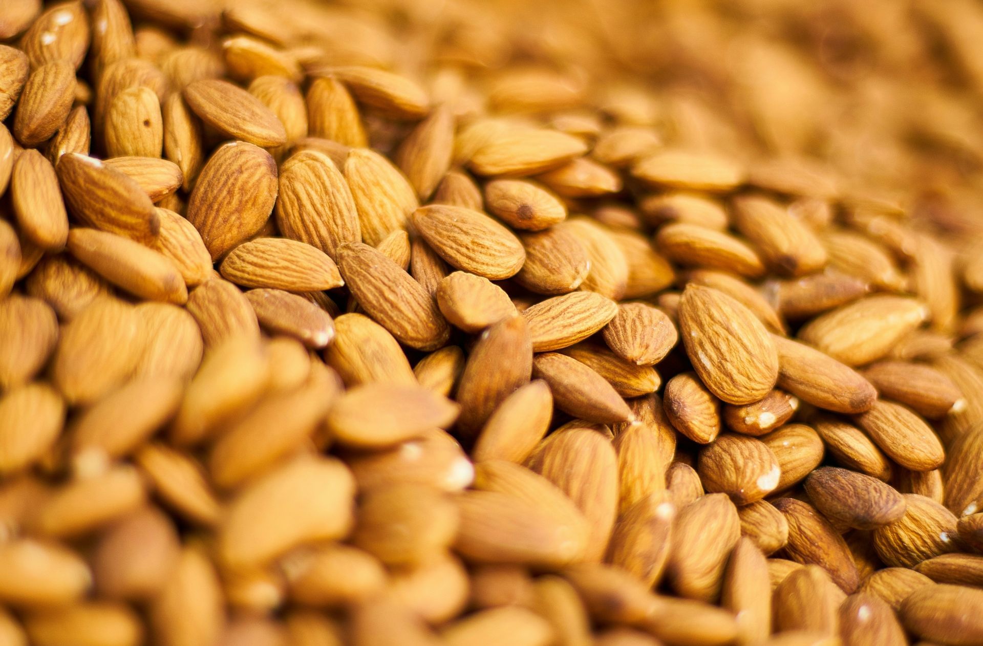 Almonds (Image via Unsplash)