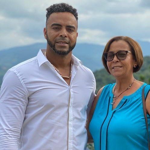 Nelson with his mother. Source: Nelson&rsquo;s official Twitter account/@ncboomstick23