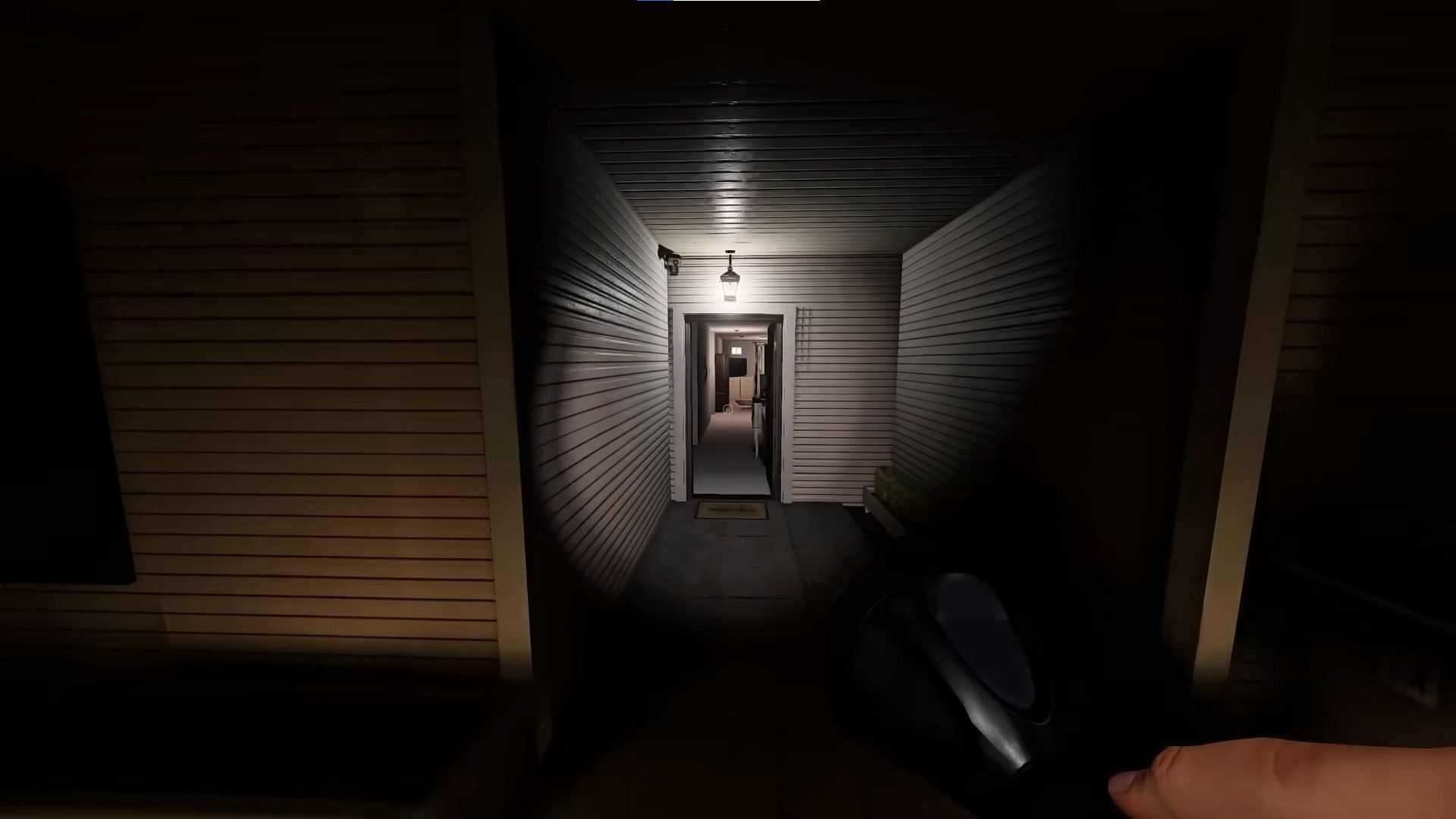 Tier 3 Flashlight in Phasmophobia (Image via Kinetic Games)