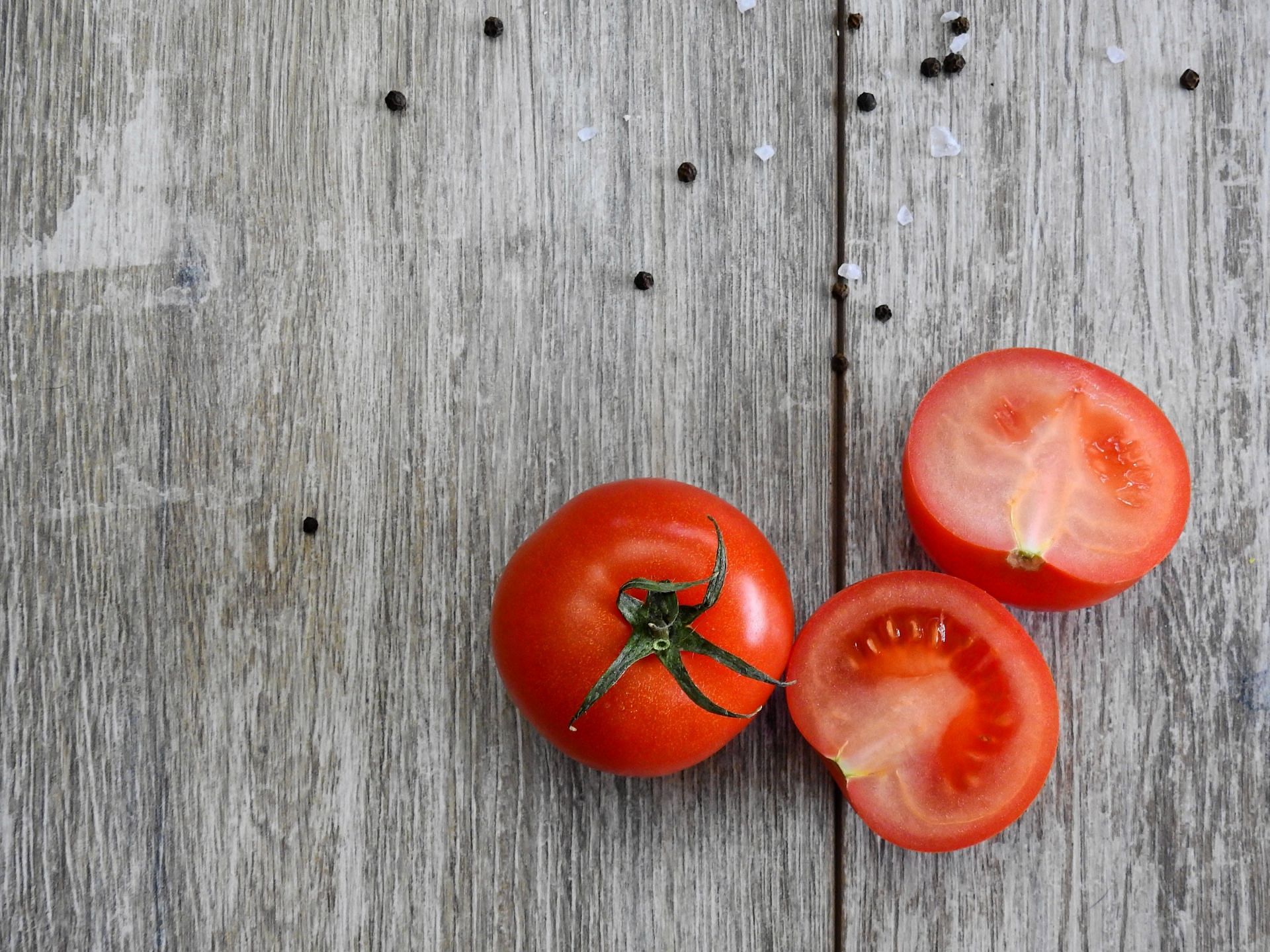 Importance of tomatoes for skin (image sourced via Pexels / Photo by pixabay)