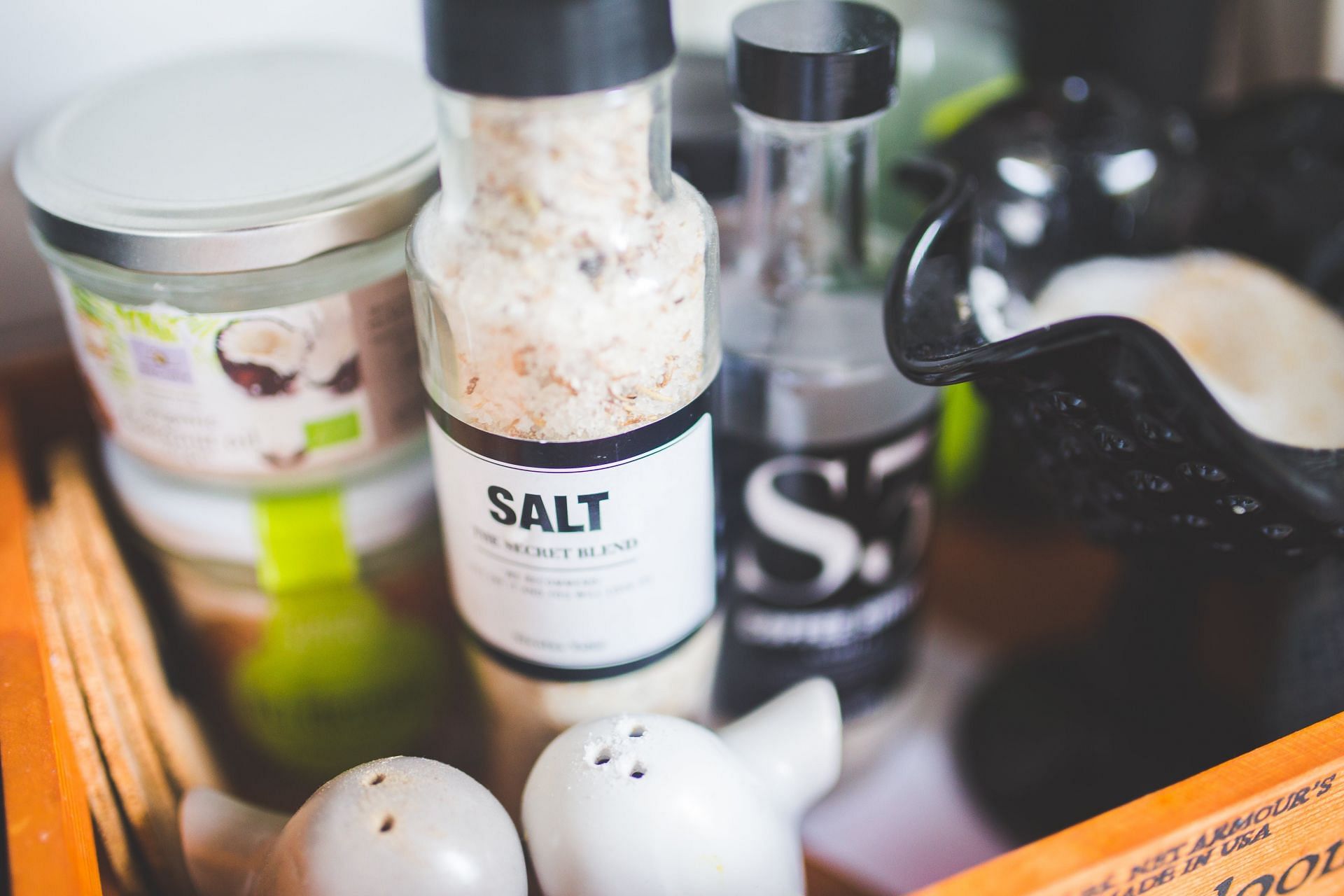 Consume salt in moderation. (Image via Pexels/ Kaboompics)