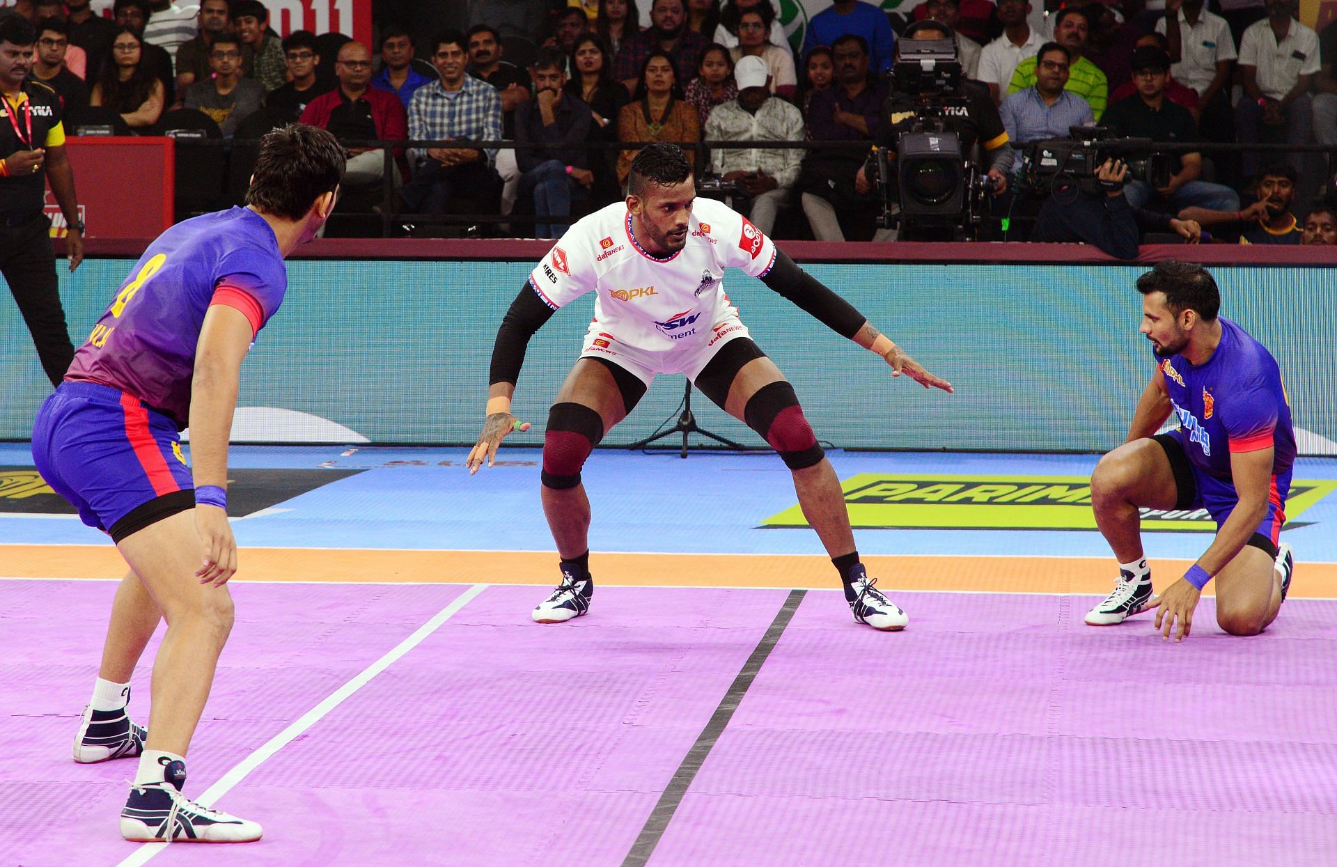 Siddharth Desai in action against Dabang Delhi K.C.