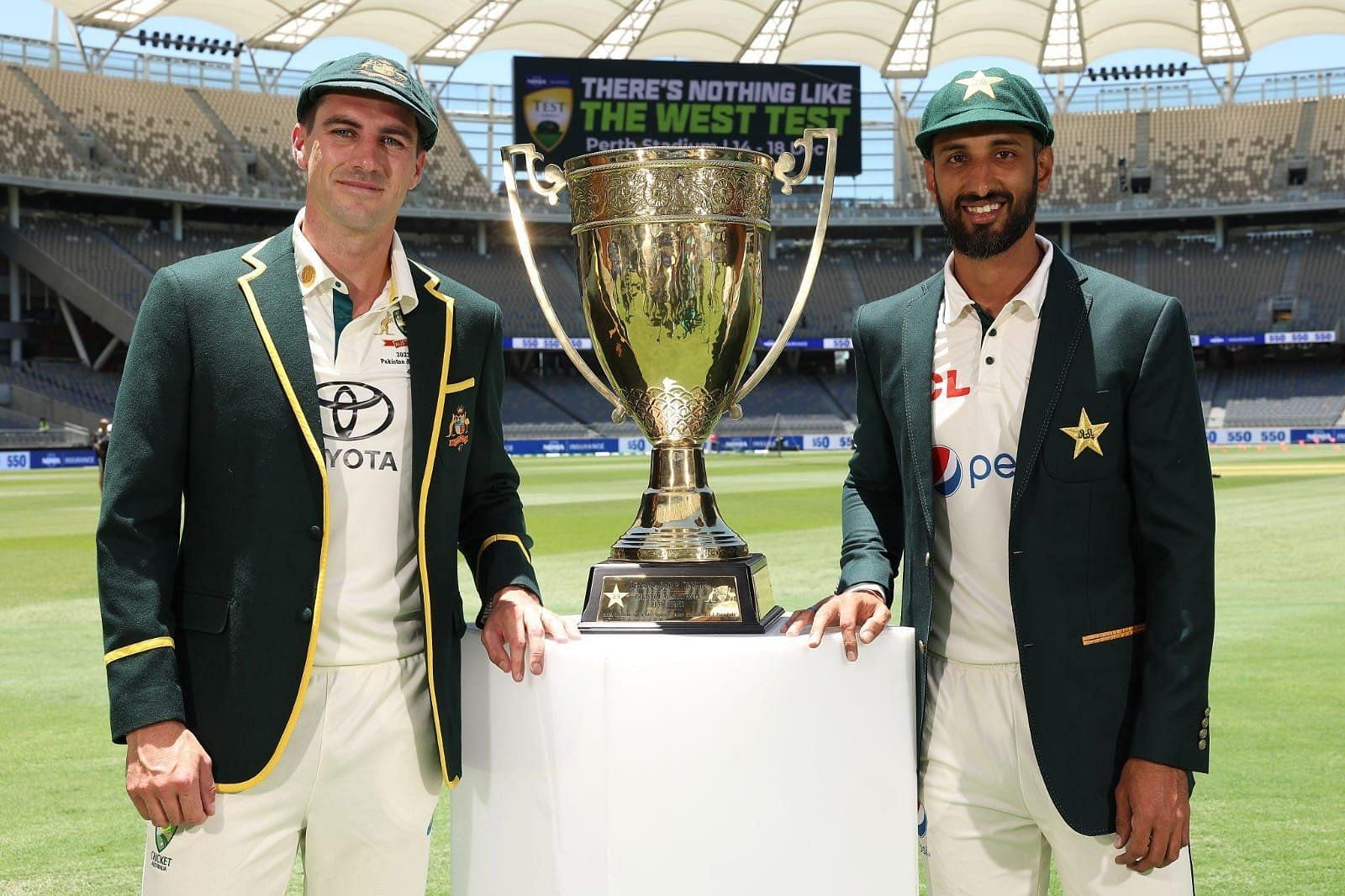 Pat Cummins and Shan Masood unveil the trophy. (Credits: Twitter)