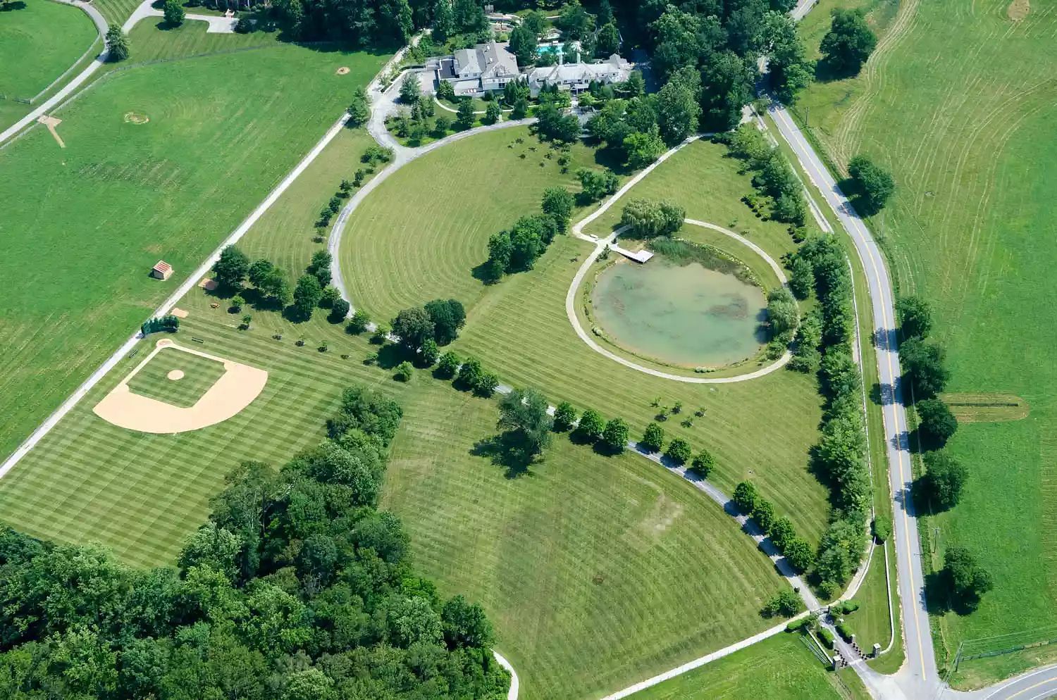 Ripken&#039;s $12,000,000 Maryland mansion (Image credit: Bob Narod and Decaro Auctions)