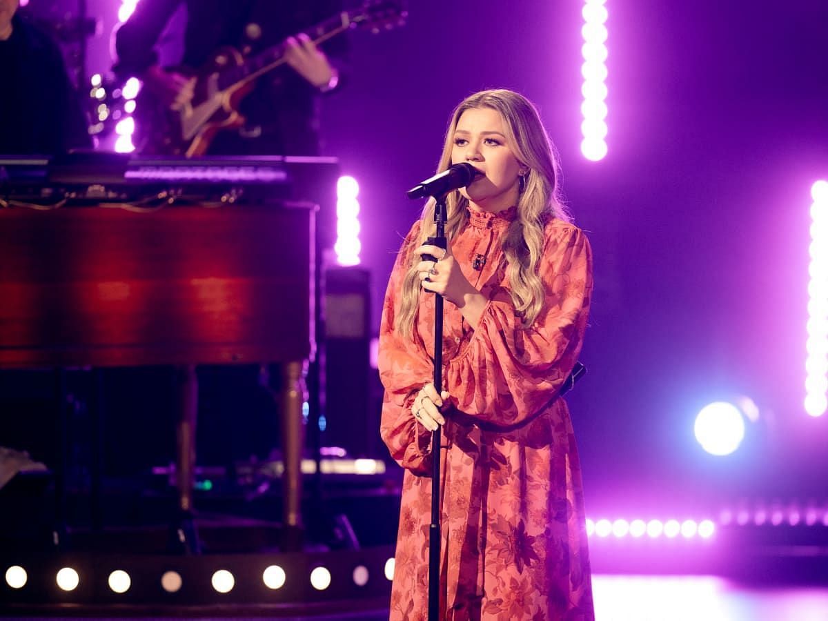 A still from the Kelly Clarkson Show (image via NBC)