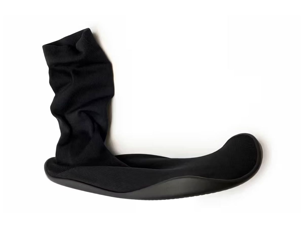 Balenciaga Sock Sneaker (Image via Balenciaga)