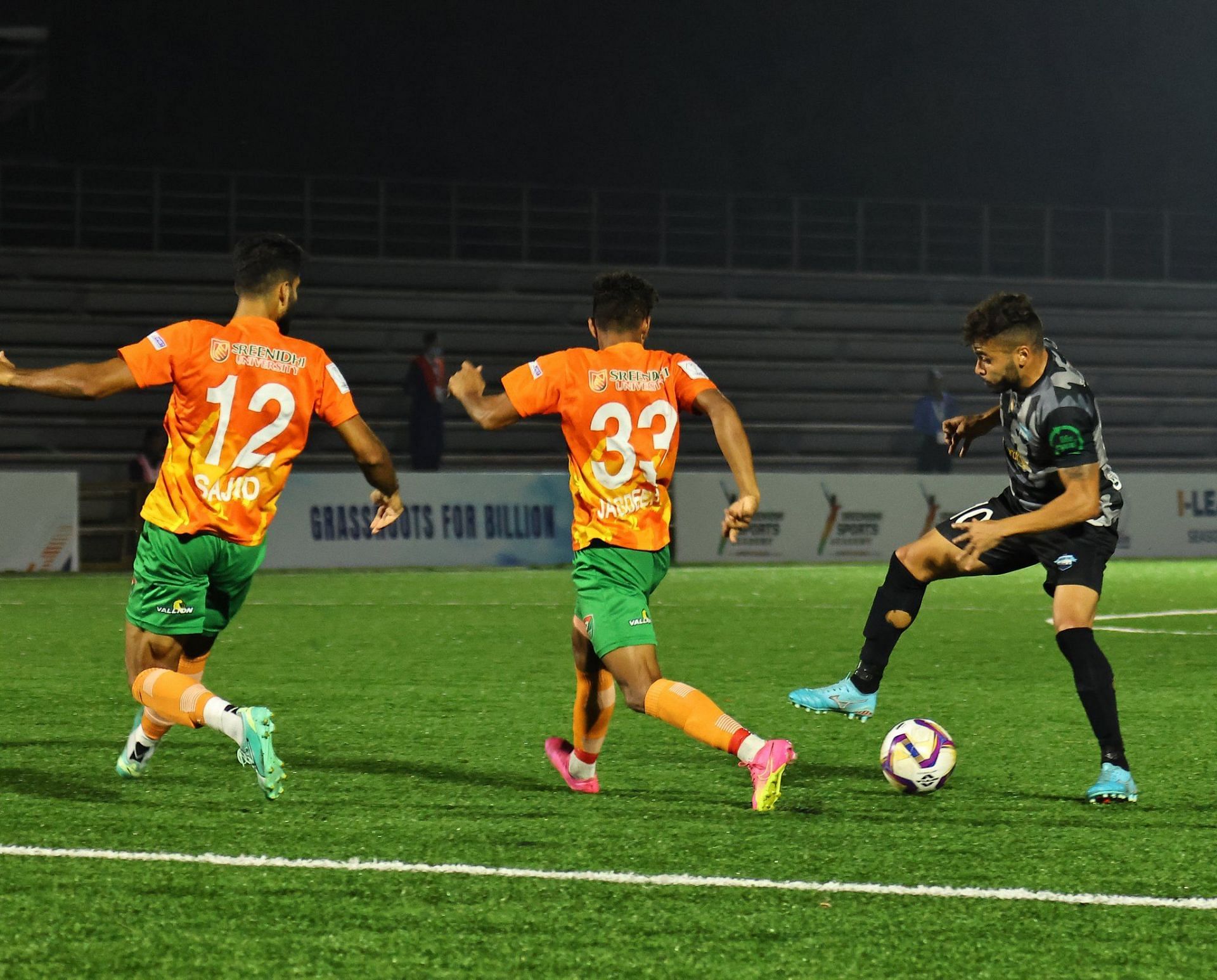 Sreendi Deccan and Delhi FC in action during their I-League 2023-24 fixture (Image Credits: AIFF Twitter)