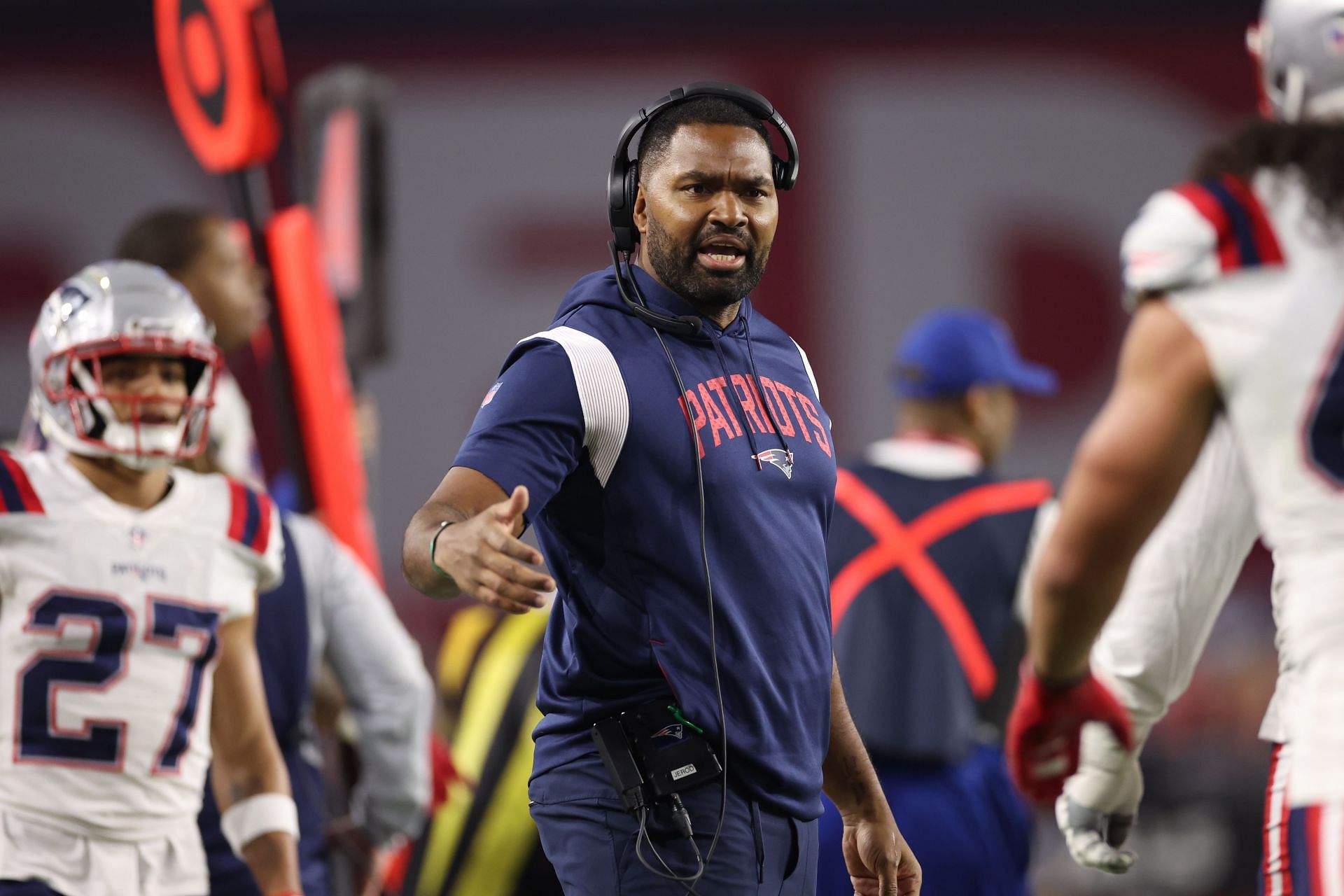 New England Patriots inside linebackers coach Jerod Mayo