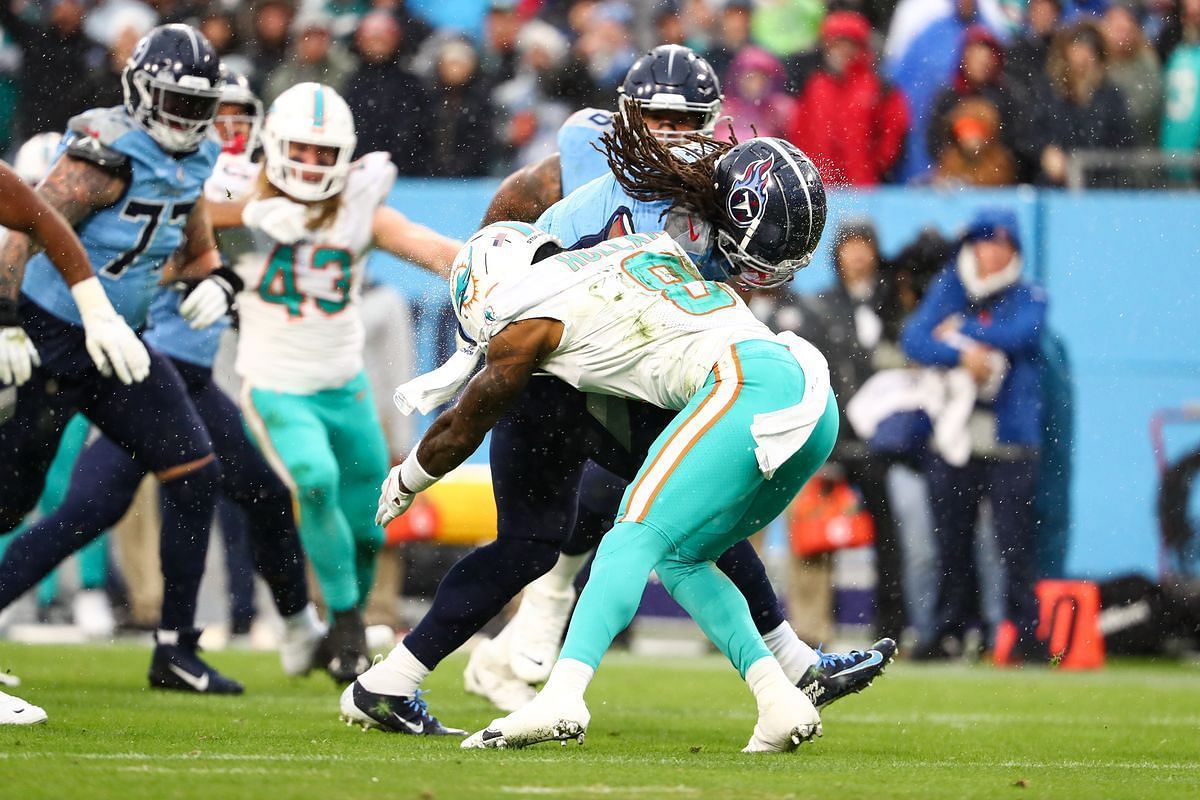 Miami Dolphins vs. Tennessee Titans Week 14 injury report: Latest on De