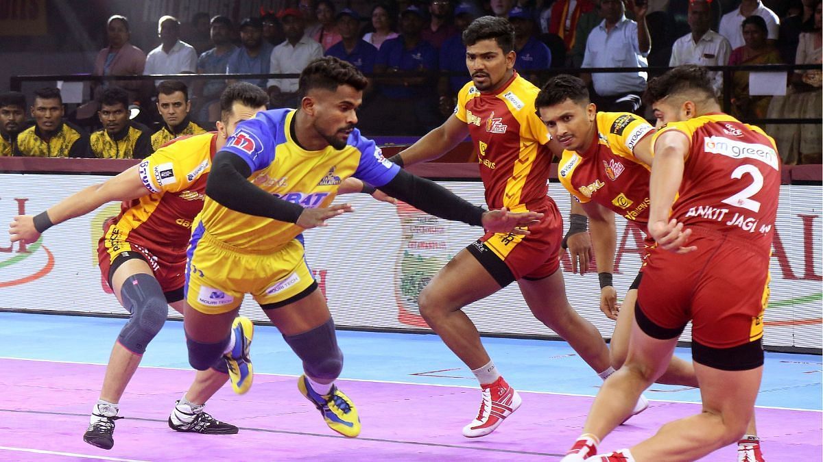 Telugu Titans in action against Tamil Thalaivas (Image Courtesy: PKL)