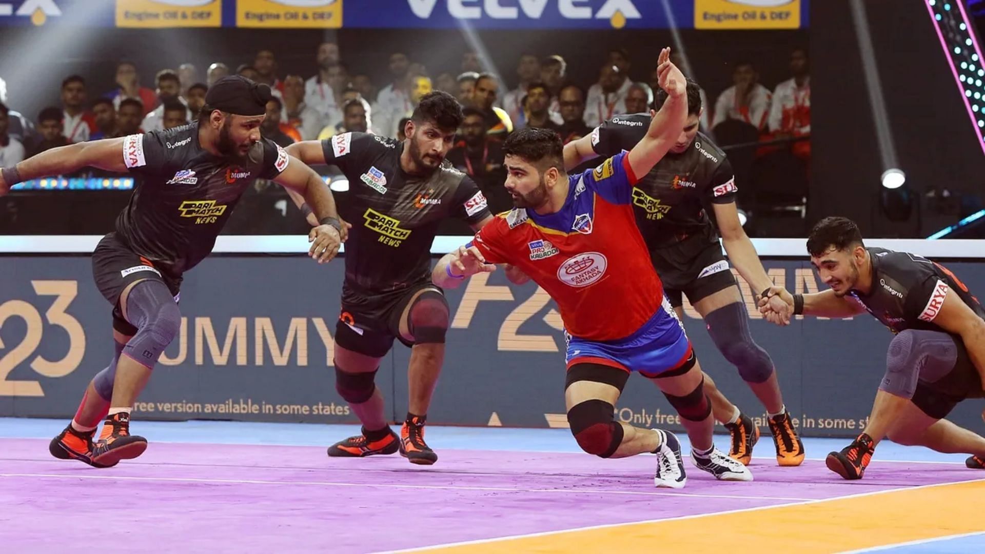 Can Pardeep Narwal (Center) get a Super 10 in the Yoddhas