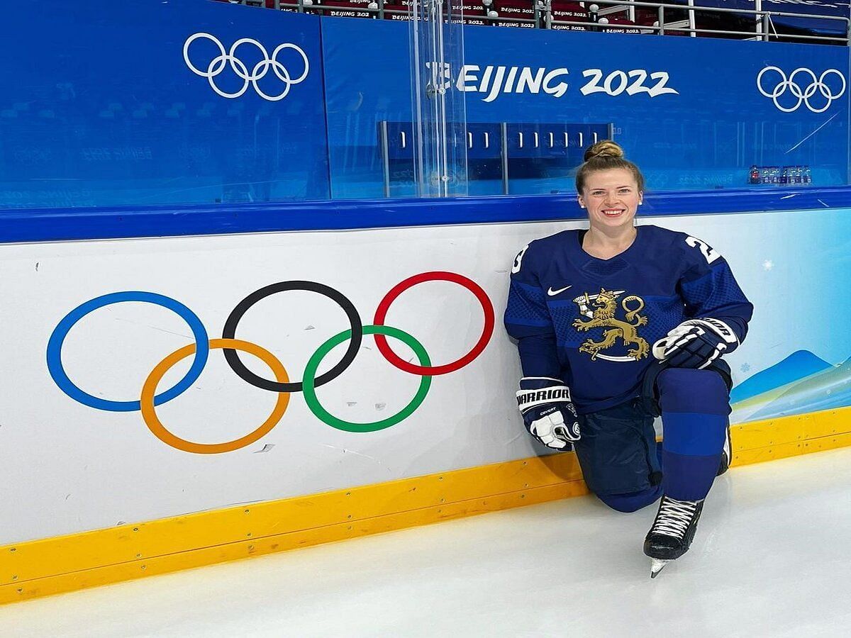 Who is the female hockey player that was paralyzed? (Image via Instagram)
