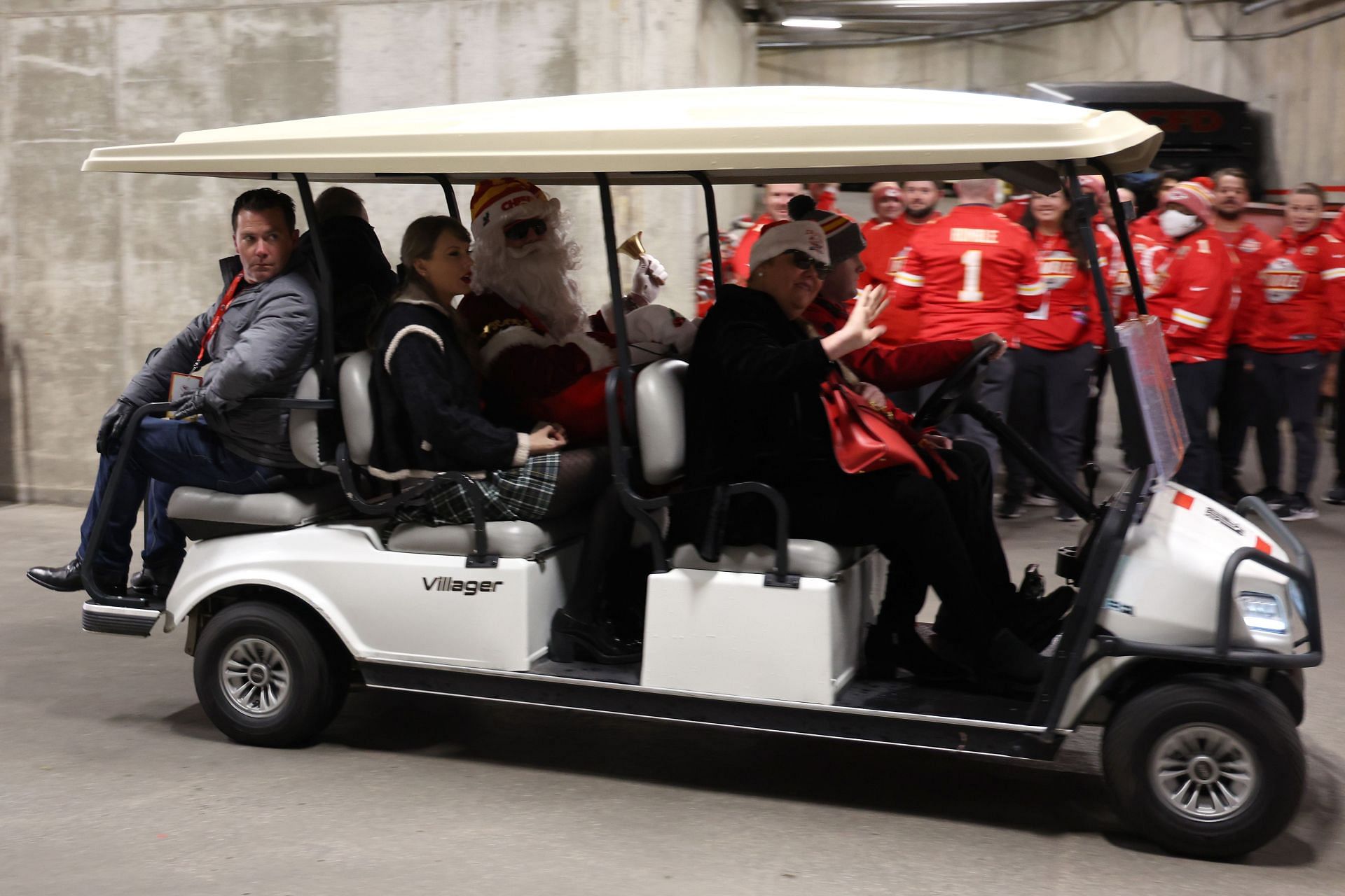 Taylor Swift arriving at Raiders-Chiefs game on Christmas