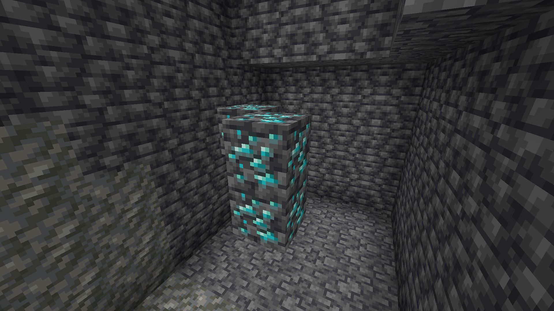 This seed&rsquo;s ore vein isn&rsquo;t massive, but it is accessible (Image via TheMinecraftSloth1/Reddit)