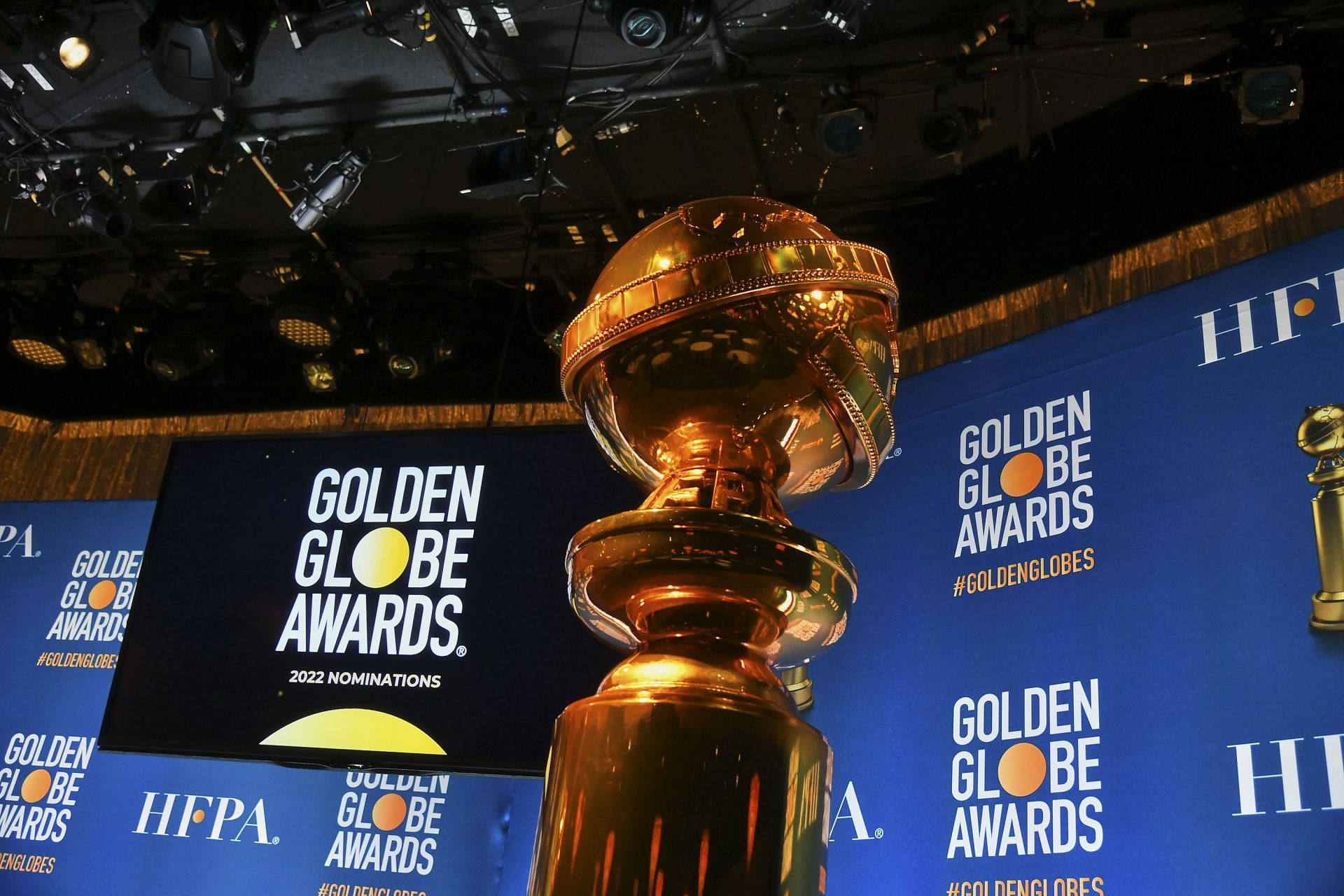 Golden Globe Statues (image via Getty)