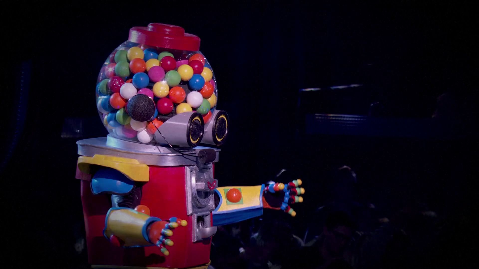 The gum ball machine from The Masked Singer Season 11 (Image via YouTube/@TheMaskedSinger)