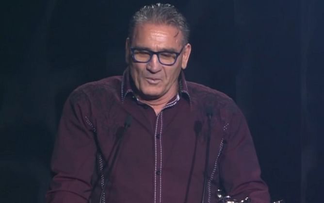 UFC Hall of Famer reflects on his father's advice during Lifetime Achievement Award acceptance speech at World MMA Awards