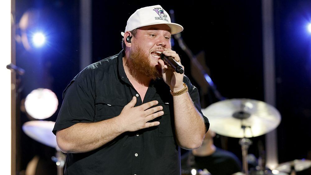 Luke Combs apologised to sick fan after he filed a $250,000 lawsuit: Details explored. (Image via Getty Images)