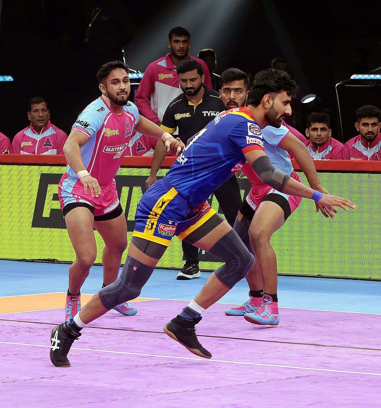 Surender Gill in action against Panthers (Credits: PKL)