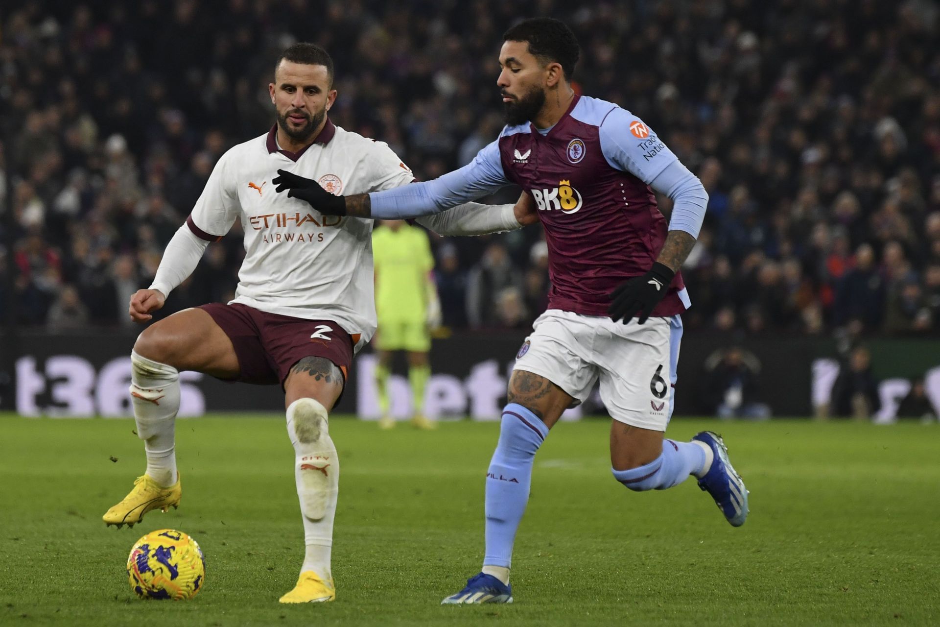 Douglas Luiz is wanted at the Emirates.