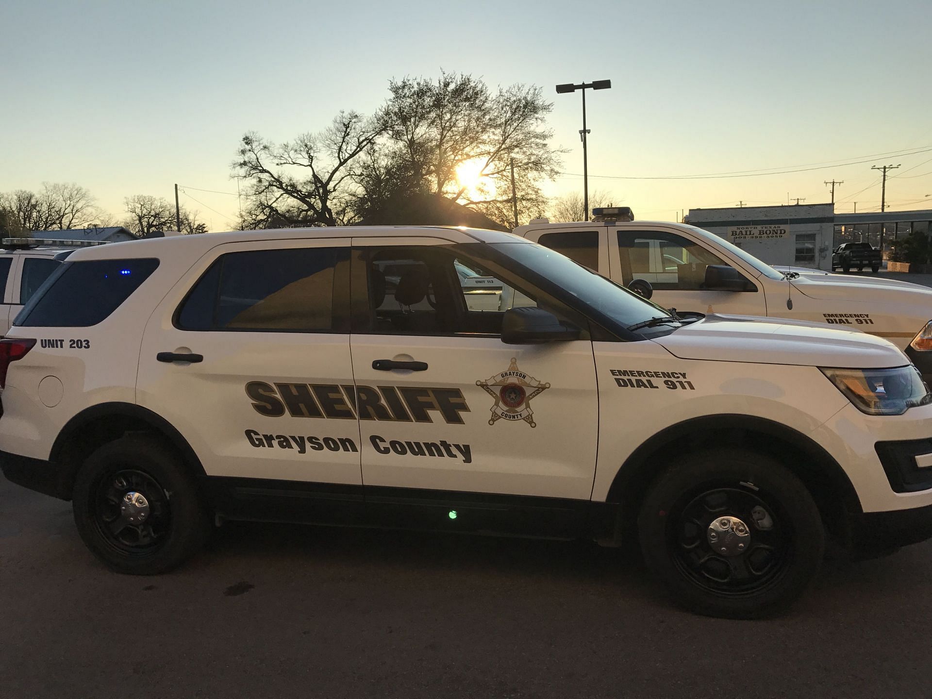 Outside the Grayson County Sheriff&#039;s Office (image via AP)