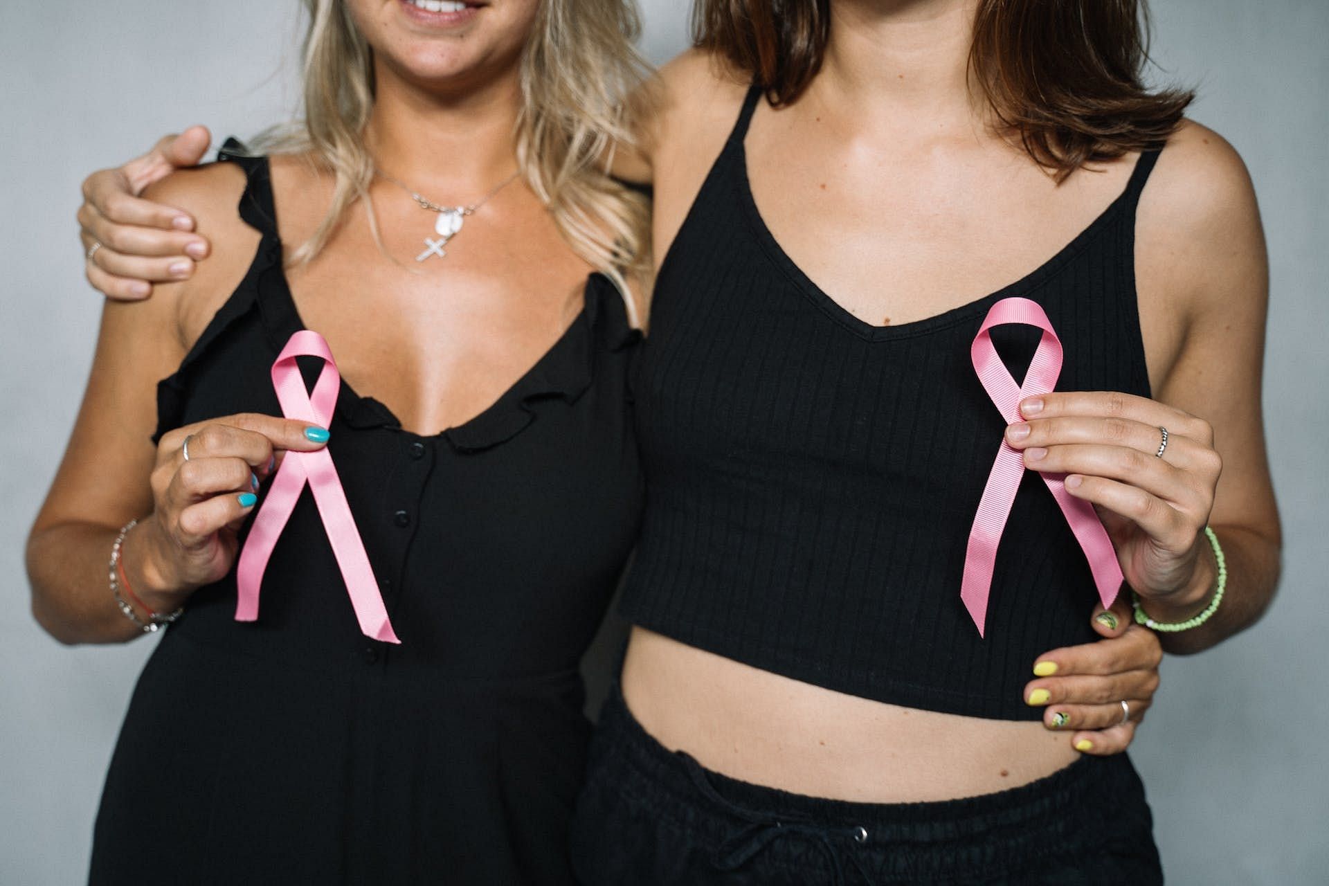 Walking and the risks related to breast cancer (Photo by Anna Tarazevich on Pexels)